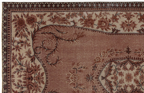 Load image 1 in gallery view. Gekeas - Vintage Medallion Rug - 5'3 X 8'5
