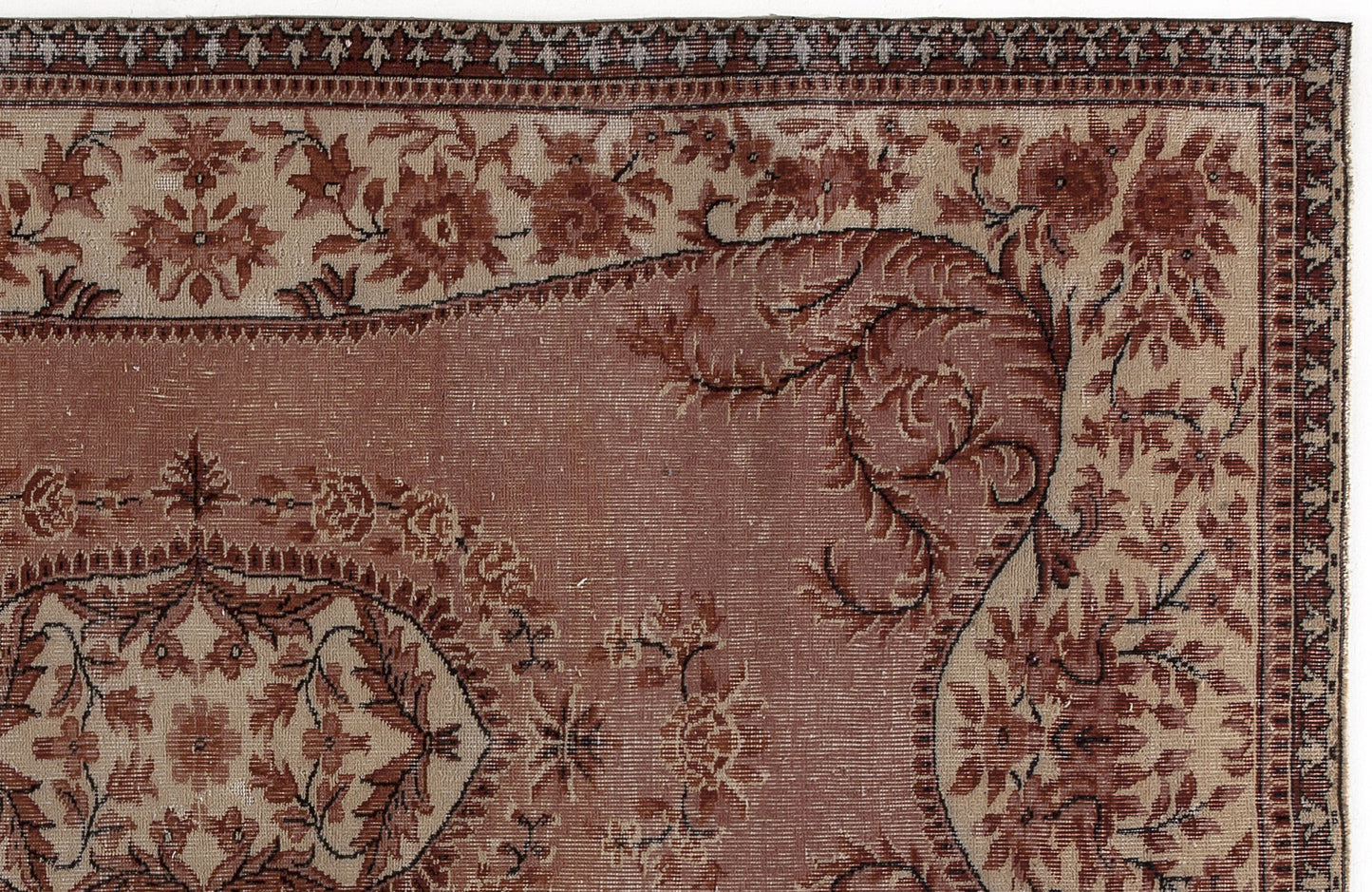 Gekeas - Vintage Medallion Rug - 5'3 X 8'5
