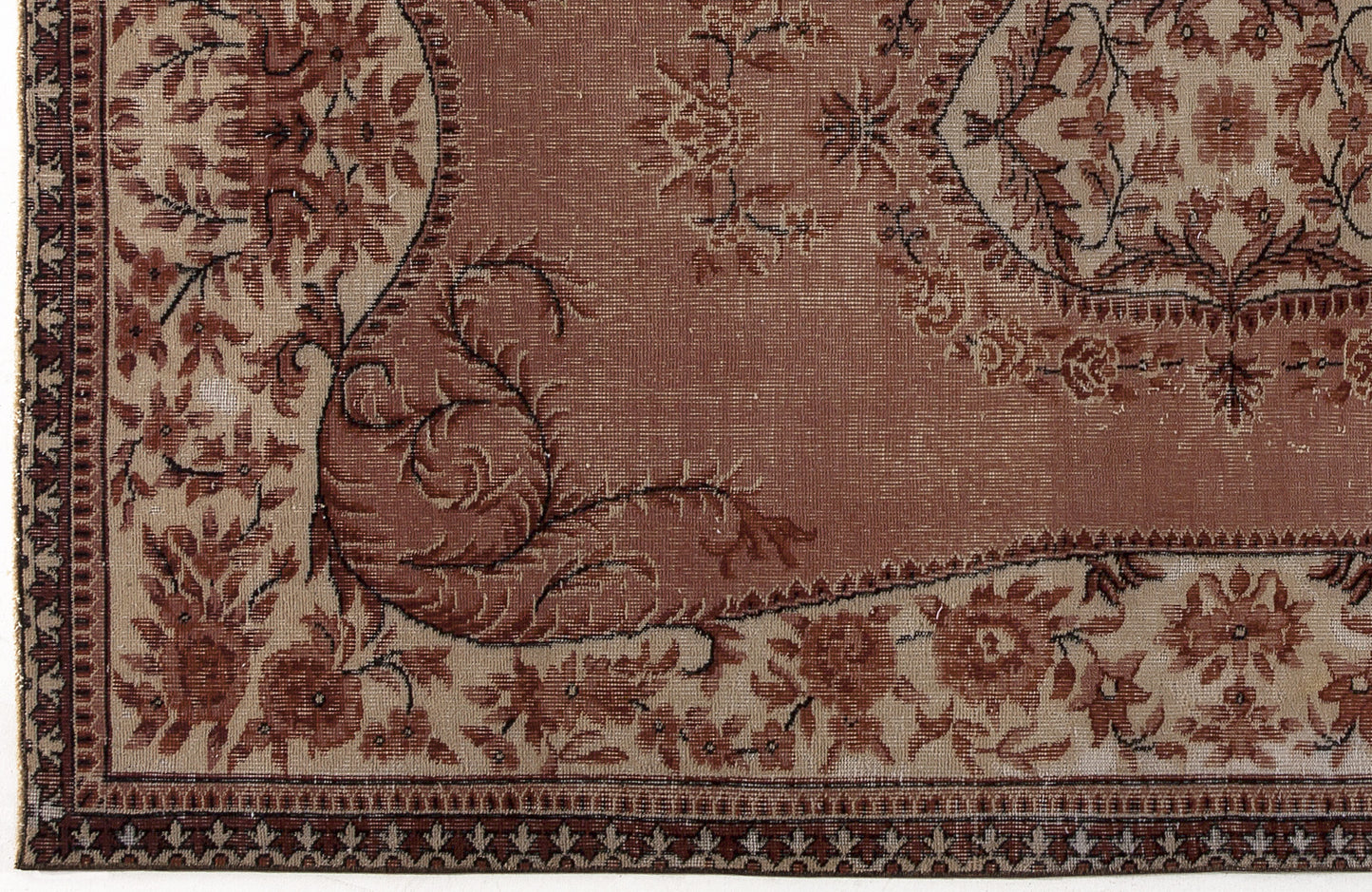Gekeas - Vintage Medallion Rug - 5'3 X 8'5