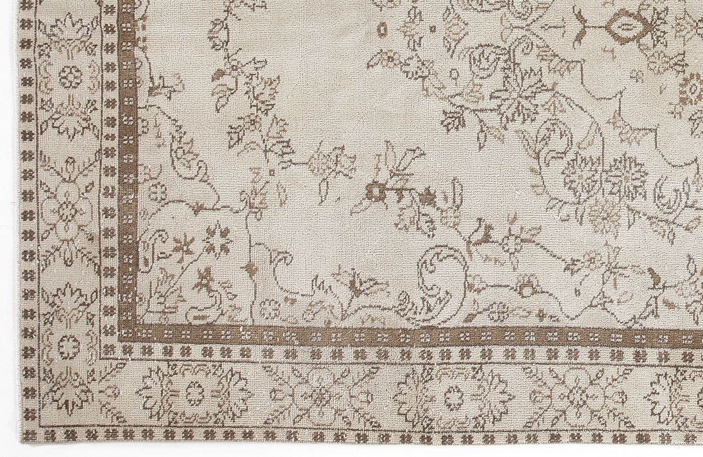 Kaviel - Vintage Medallion Rug - 5'10 X 9'9
