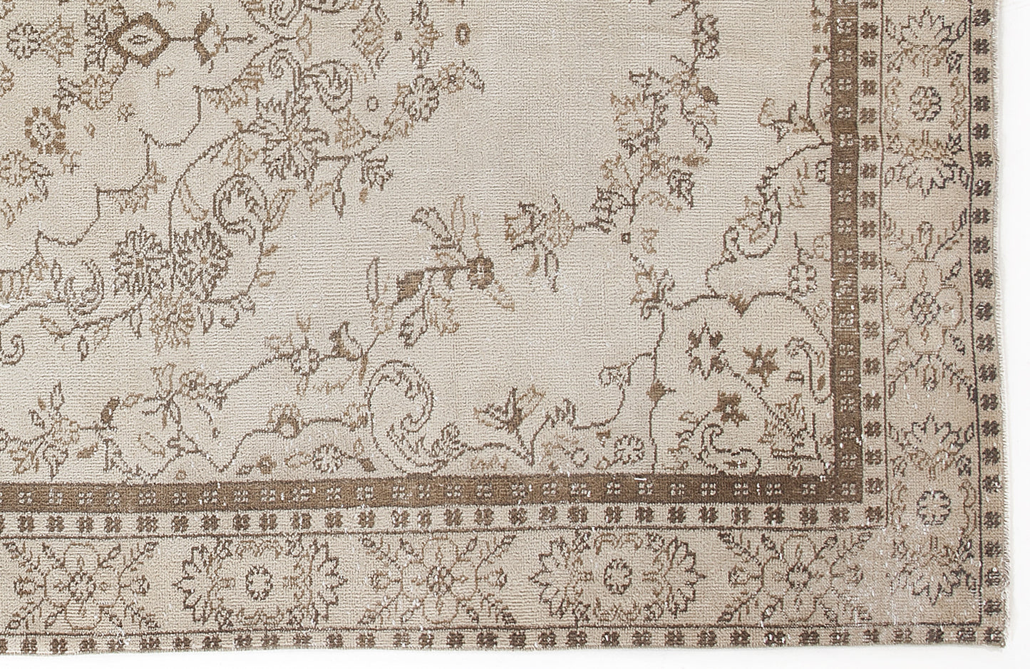 Kaviel - Vintage Medallion Rug - 5'10 X 9'9