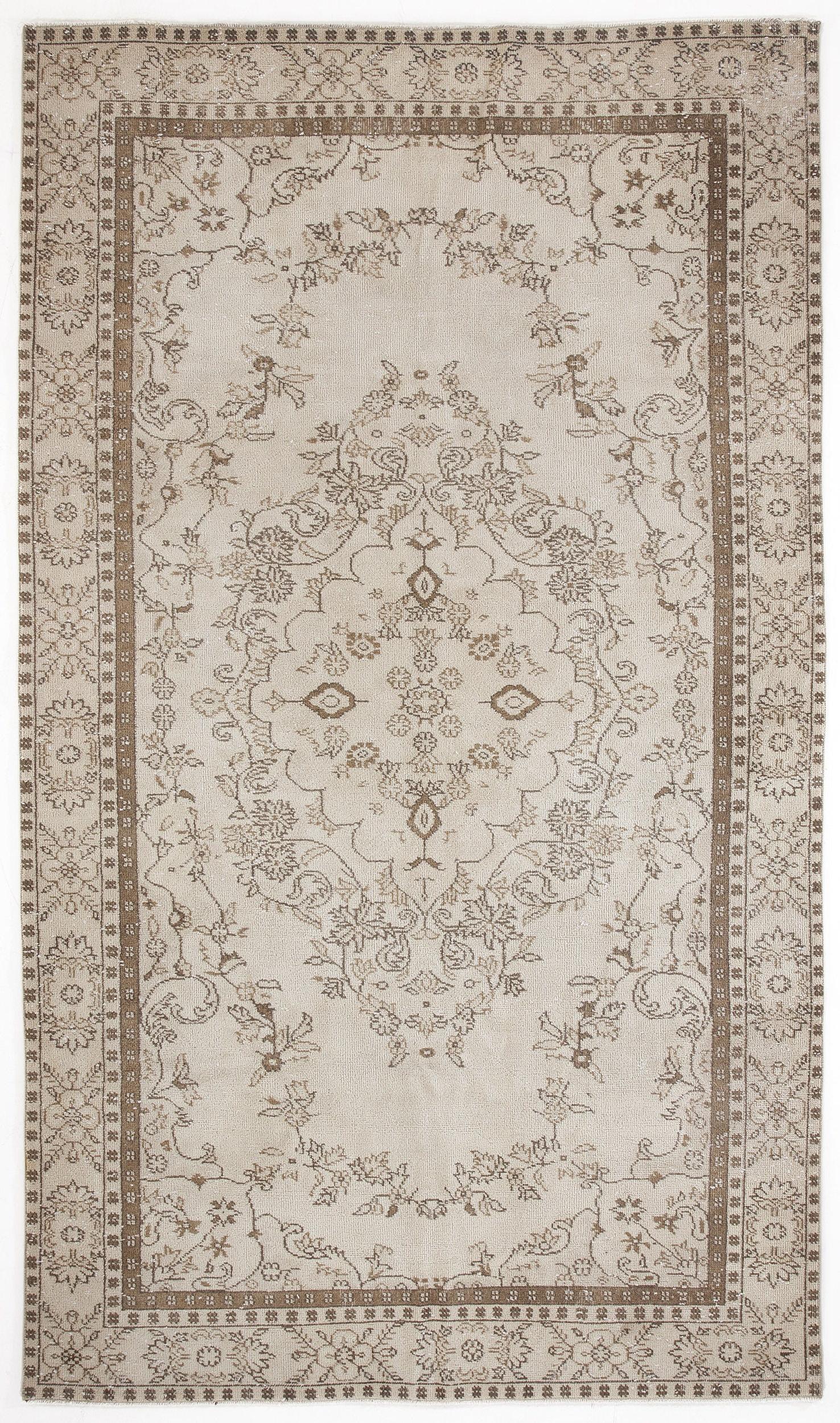 Kaviel - Vintage Medallion Rug - 5'10 X 9'9