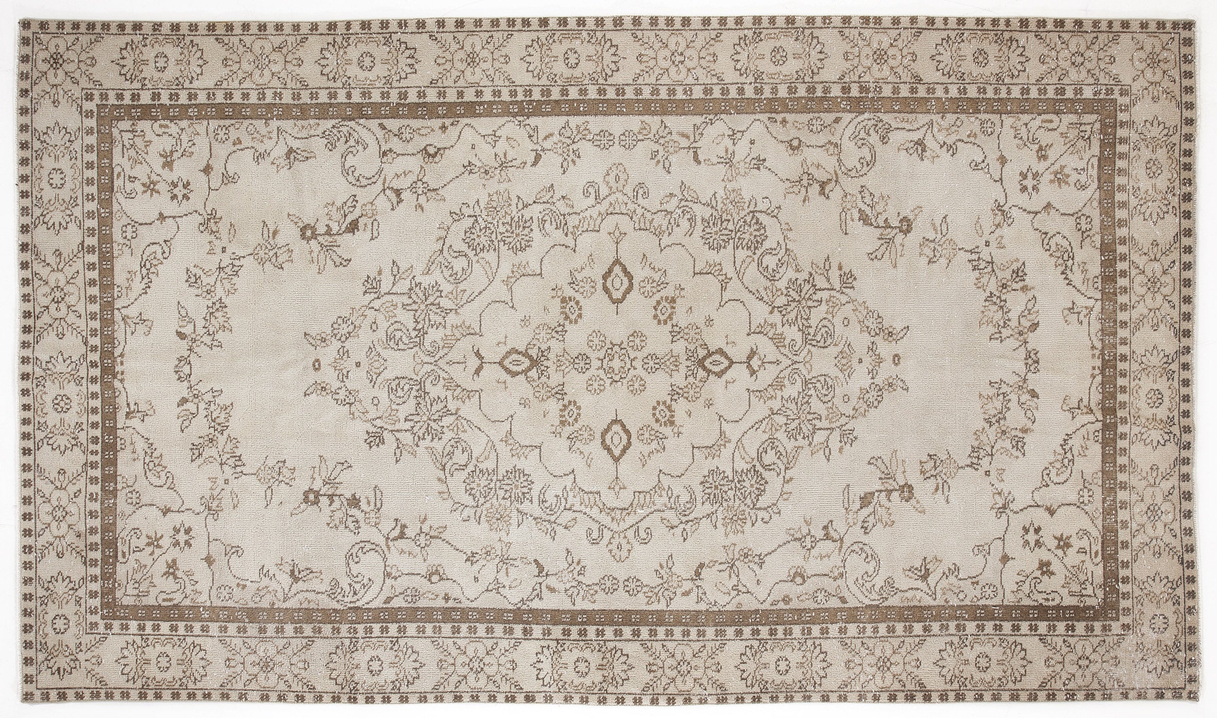 Kaviel - Vintage Medallion Rug - 5'10 X 9'9