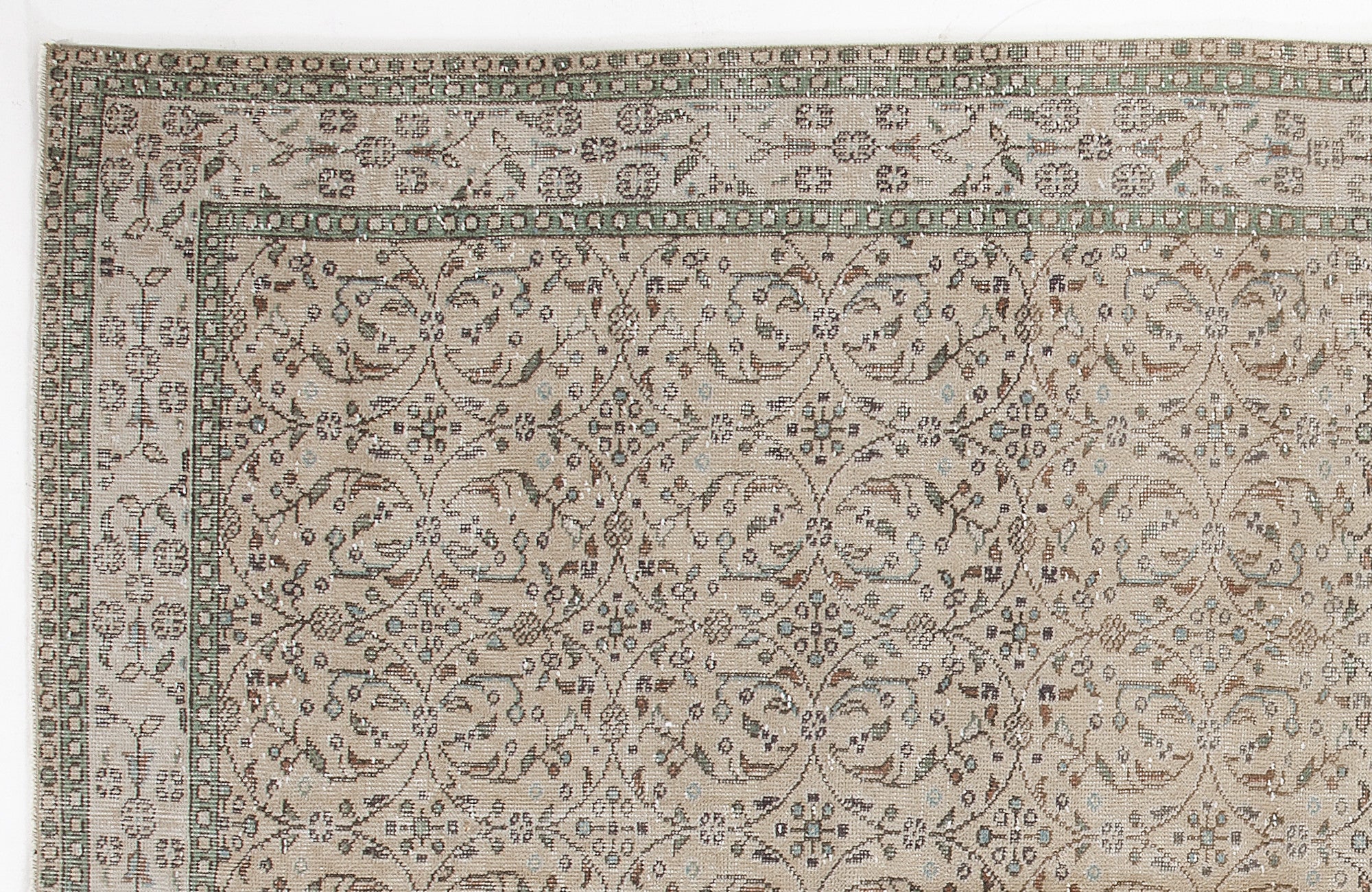 Sletiane - Vintage Floral Rug - 6'0 X 9'10