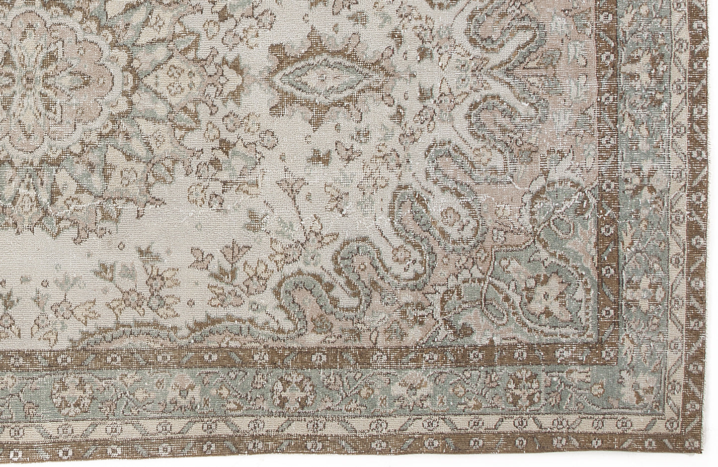 Cetaus - Vintage Medallion Rug - 5'8 X 10'4