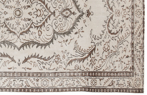 Bild 1 in Galerieansicht laden. Neane - Vintage Medallion Rug - 5'7 X 9'4
