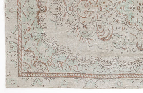 Load image 1 in gallery view. Diviis - Vintage Medallion Rug - 5'2 X 9'5