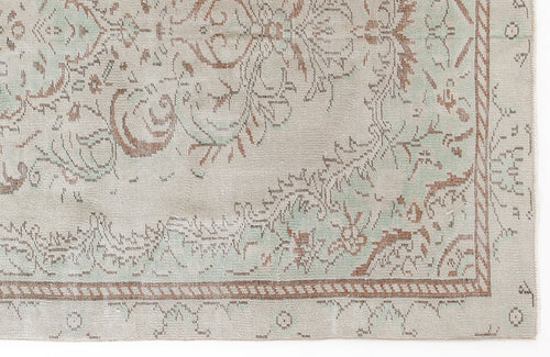 Load image 1 in gallery view. Diviis - Vintage Medallion Rug - 5'2 X 9'5
