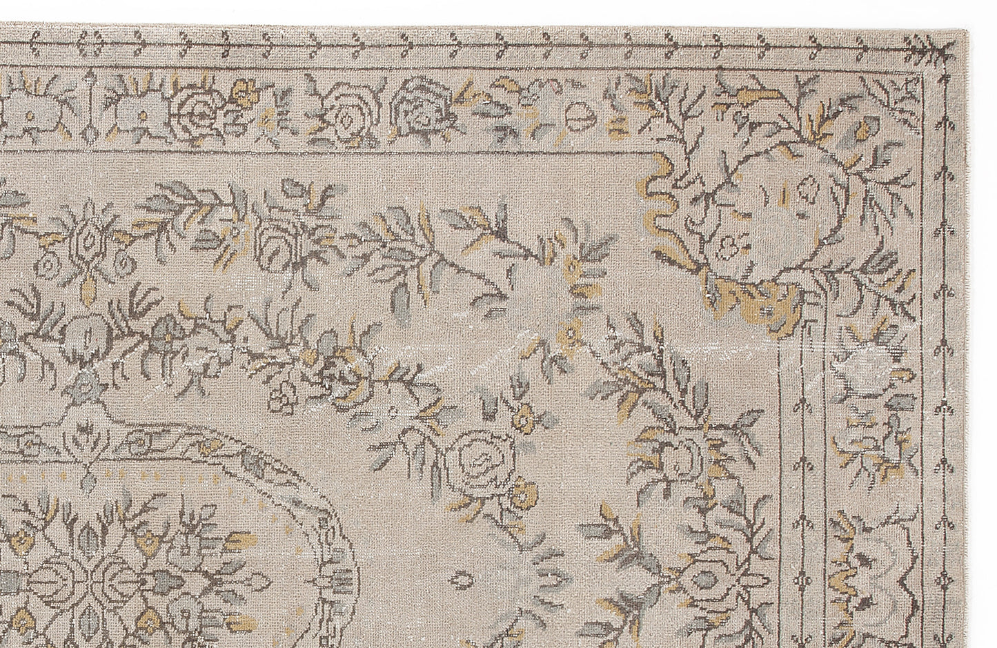 Brita - Vintage Medallion Rug - 5'9 X 9'5