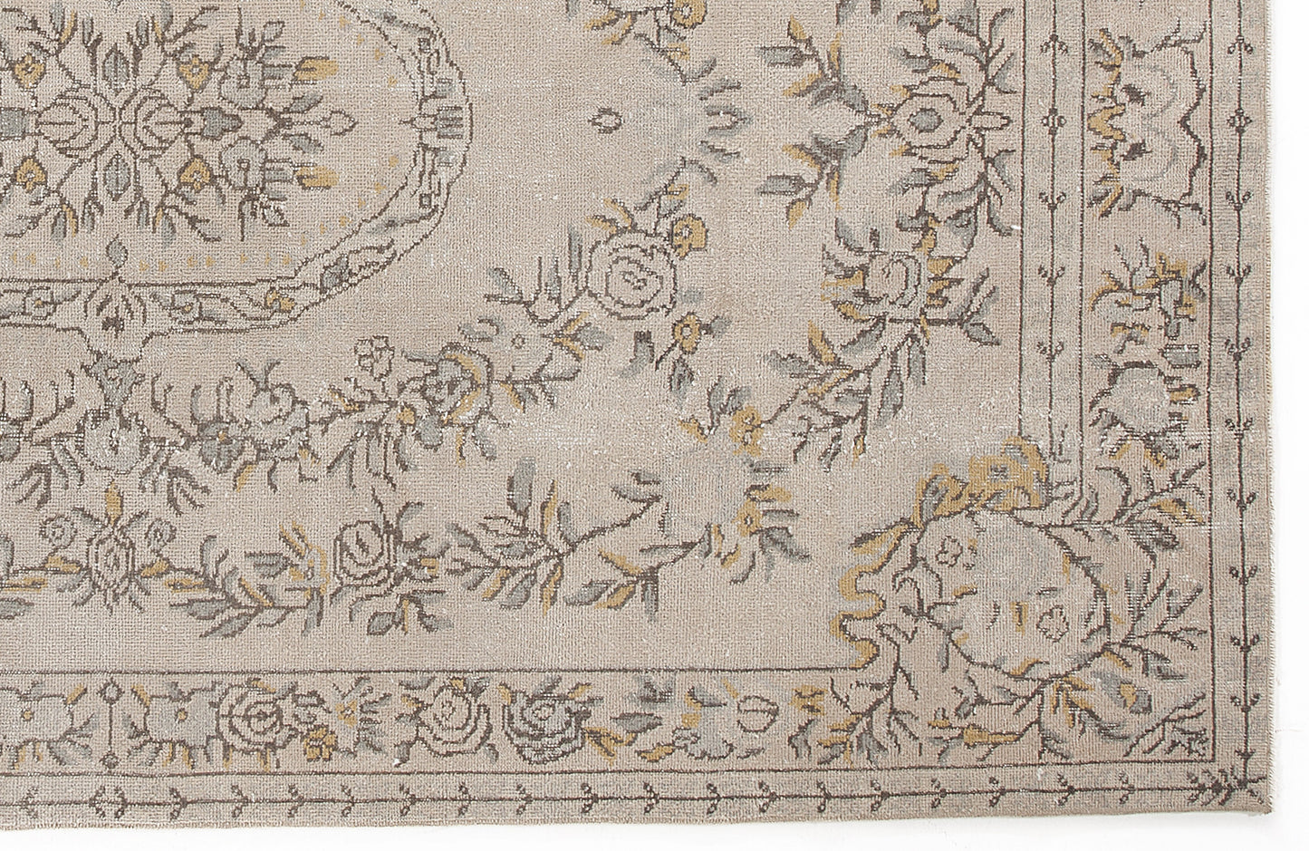 Brita - Vintage Medallion Rug - 5'9 X 9'5
