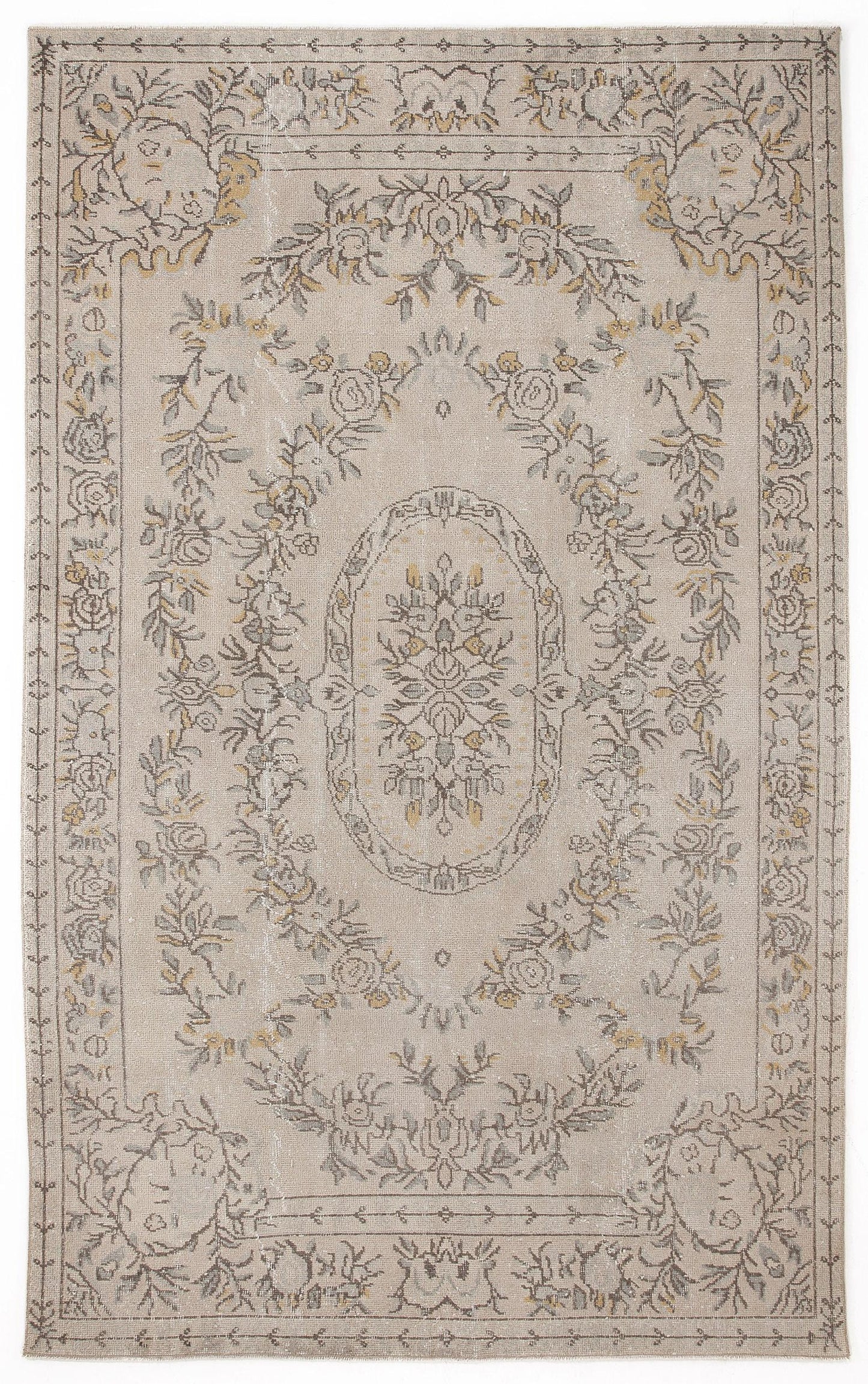 Brita - Vintage Medallion Rug - 5'9 X 9'5