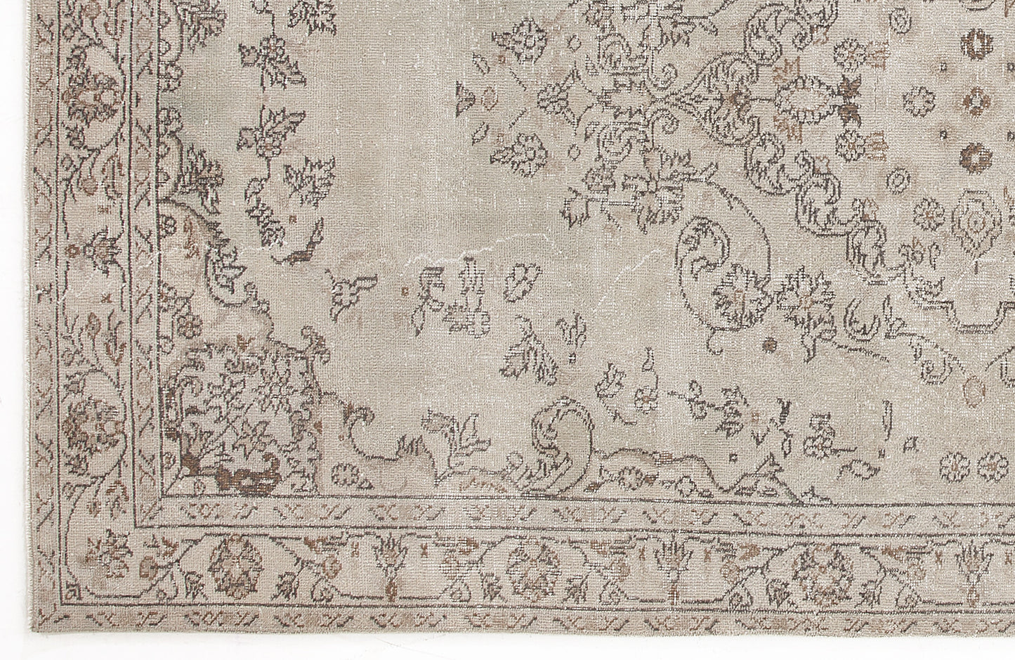 Nelous - Vintage Medallion Rug - 5'7 X 9'11