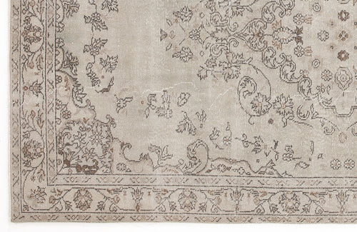 Load image 1 in gallery view. Nelous - Vintage Medallion Rug - 5'7 X 9'11