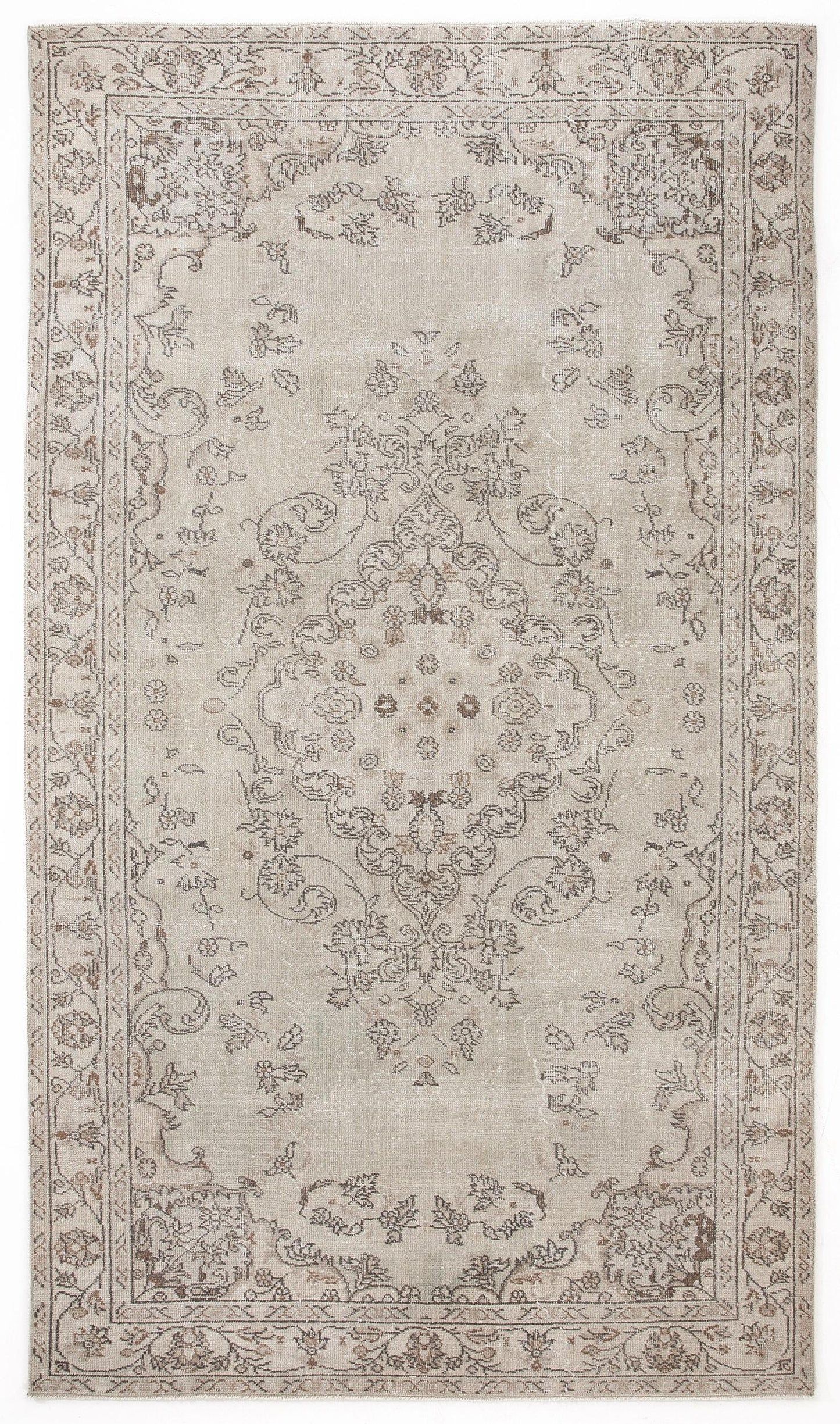 Nelous - Vintage Medallion Rug - 5'7 X 9'11