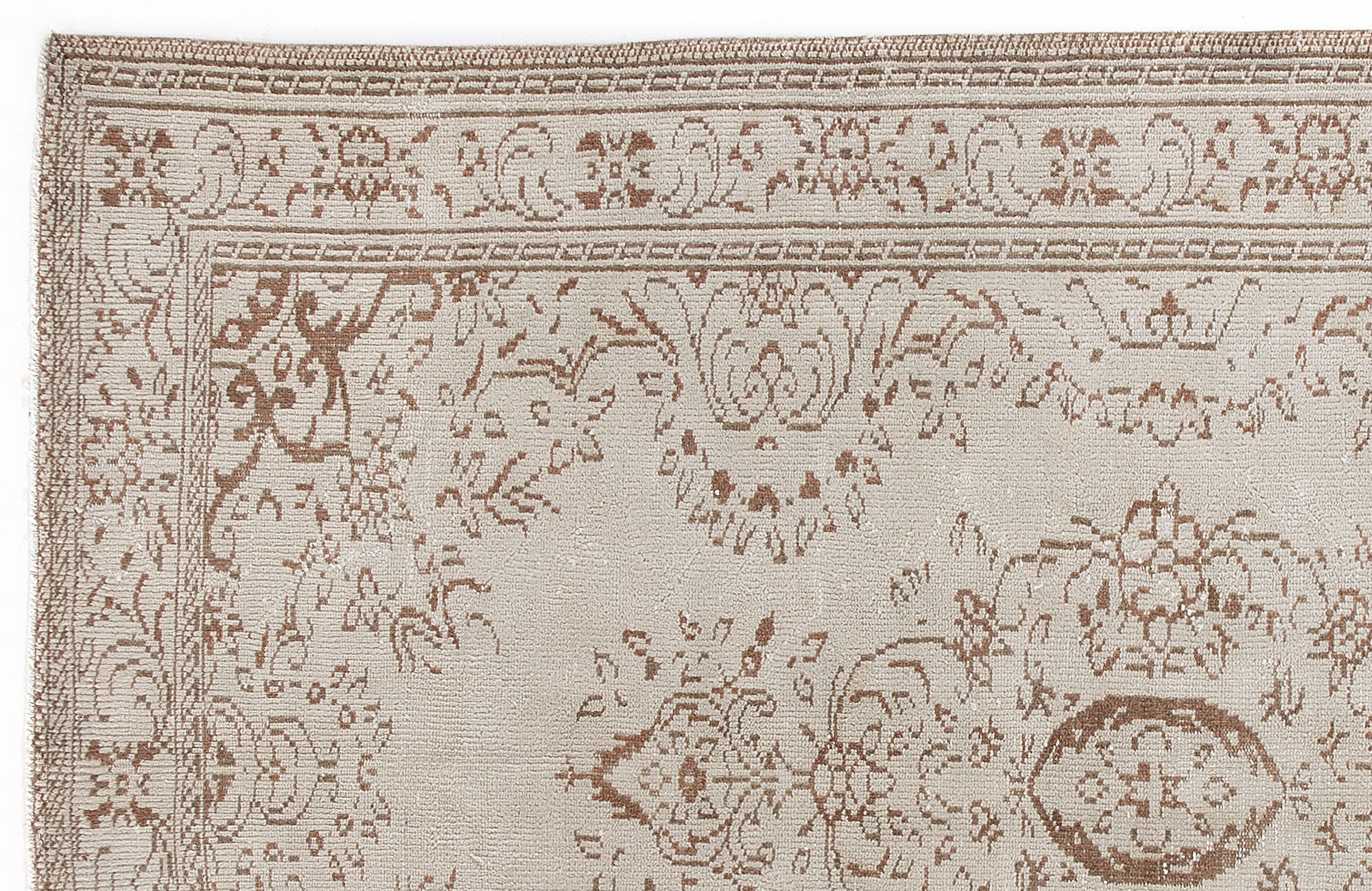 Basada - Vintage Medallion Rug - 5'9 X 8'8