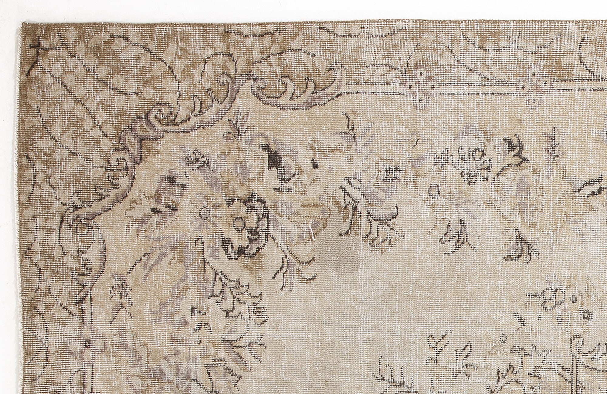 Magira - Vintage Medallion Rug - 6'2 X 9'9