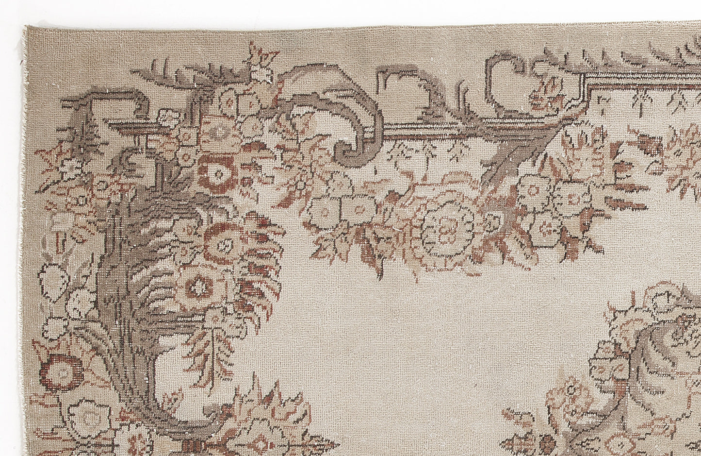 Thama - Vintage Medallion Rug - 5'7 X 9'10