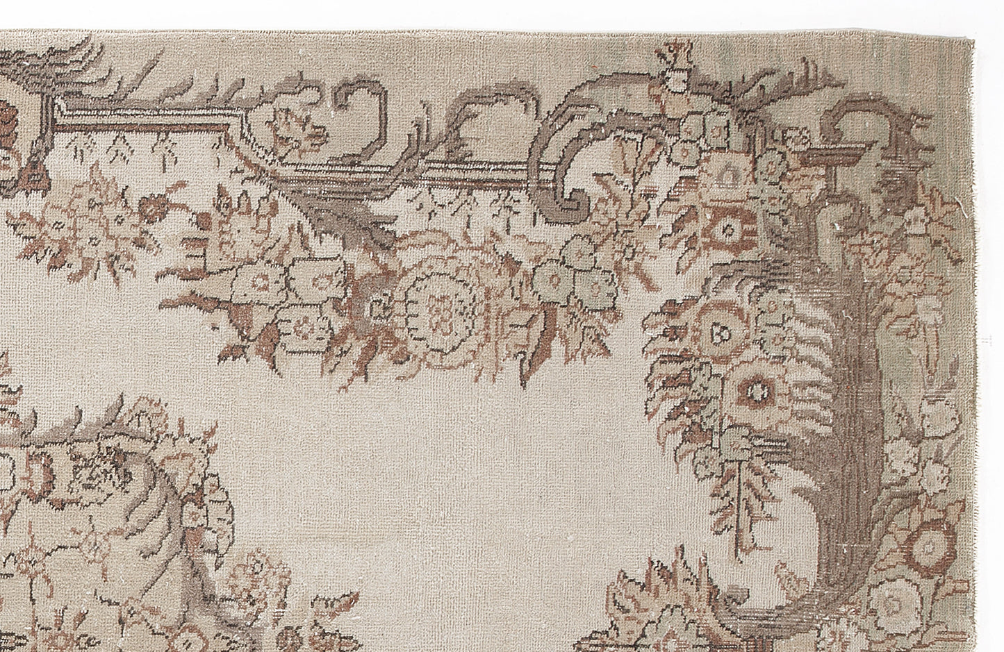 Thama - Vintage Medallion Rug - 5'7 X 9'10