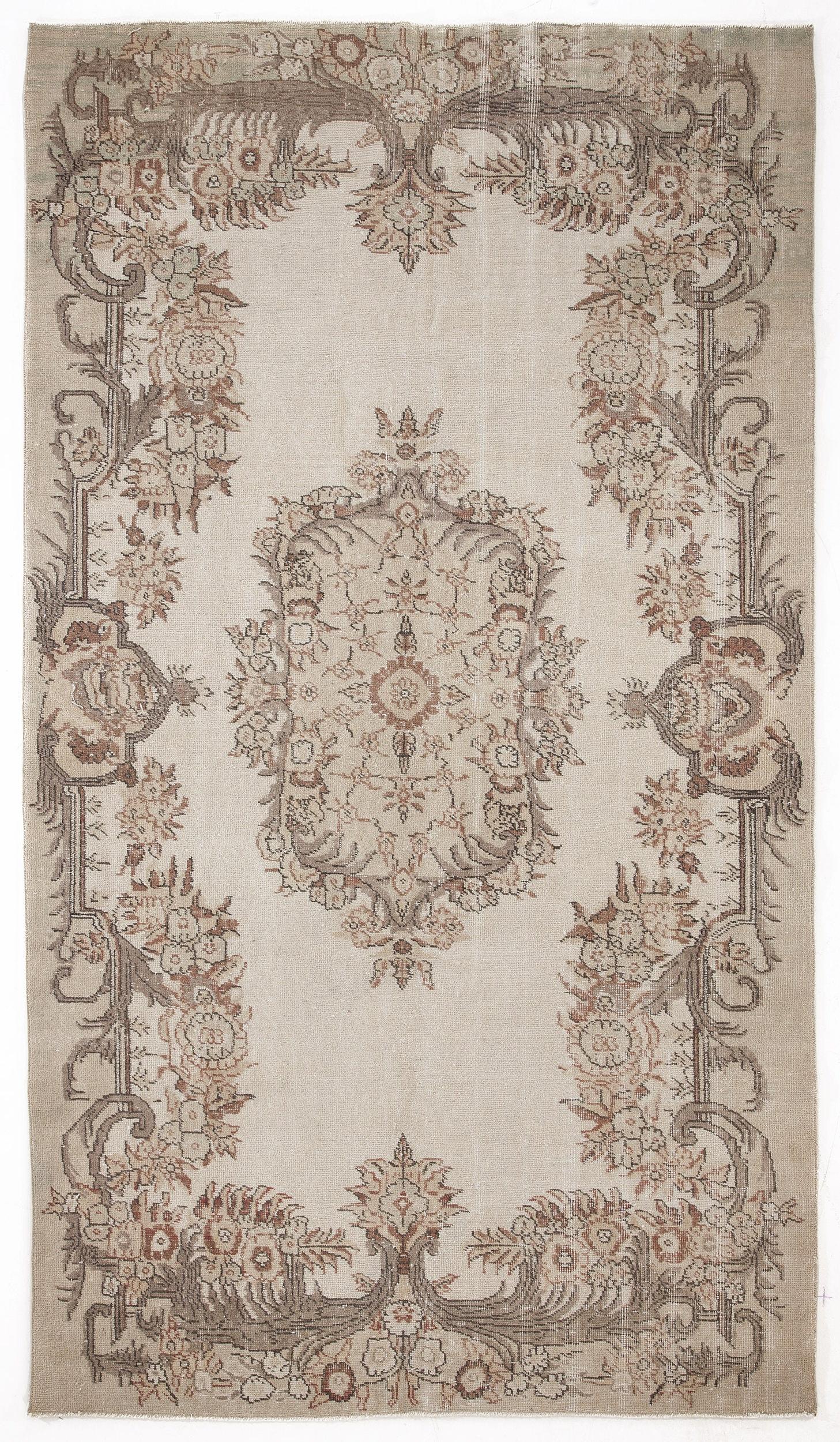 Thama - Vintage Medallion Rug - 5'7 X 9'10