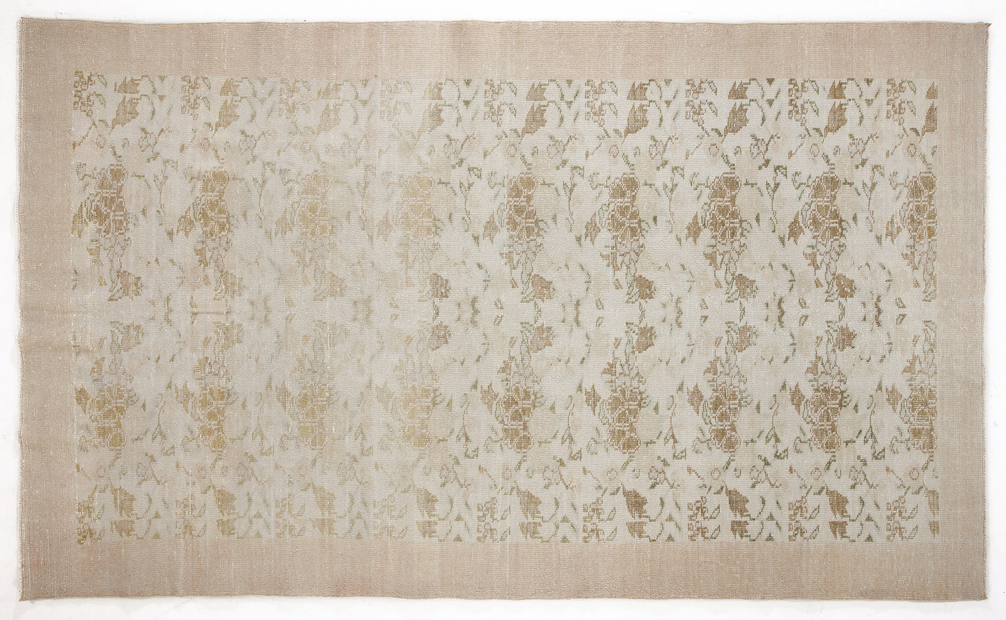 Bumeix - Vintage Floral Rug - 6'2 X 10'4
