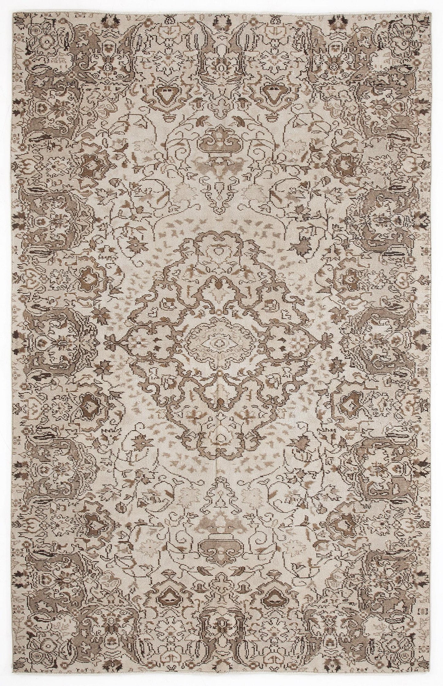Clobaus - Vintage Medallion Rug - 5'7 X 8'10