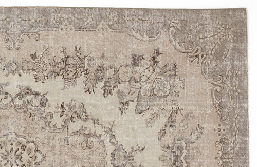 Load image 1 in gallery view. Slidaan - Vintage Medallion Rug - 5'8 X 9'2