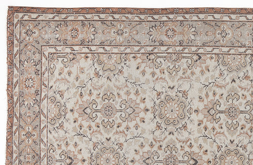 Load image 1 in gallery view. Slina - Vintage Floral Rug - 5'7 X 9'3