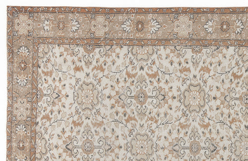 Load image 1 in gallery view. Riseva - Vintage Floral Rug - 5'5 X 9'1