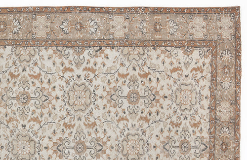 Load image 1 in gallery view. Riseva - Vintage Floral Rug - 5'5 X 9'1