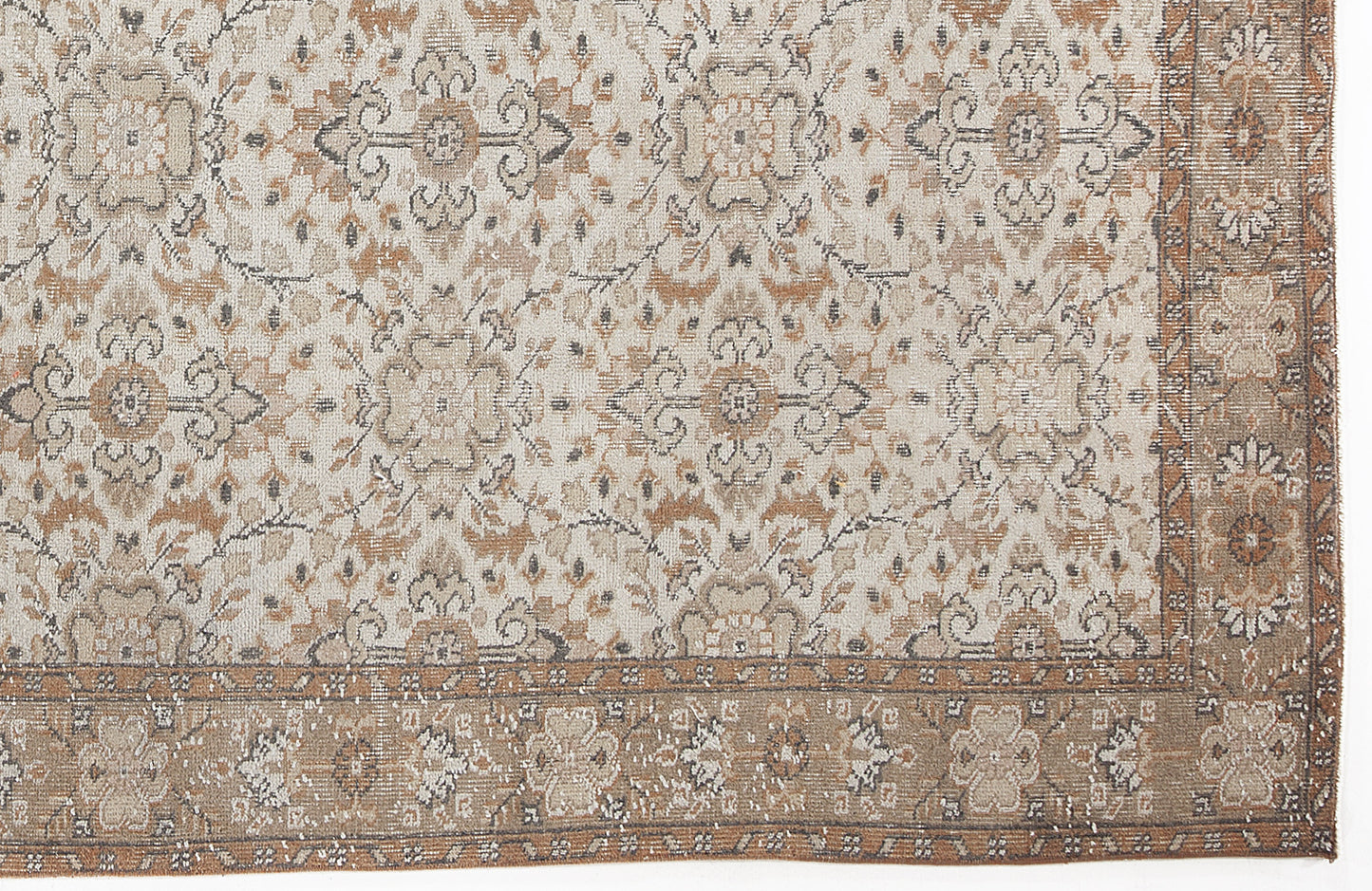 Riseva - Vintage Floral Rug - 5'5 X 9'1