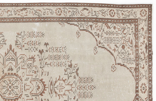 Load image 1 in gallery view. Riazia - Vintage Medallion Rug - 5'1 X 8'7