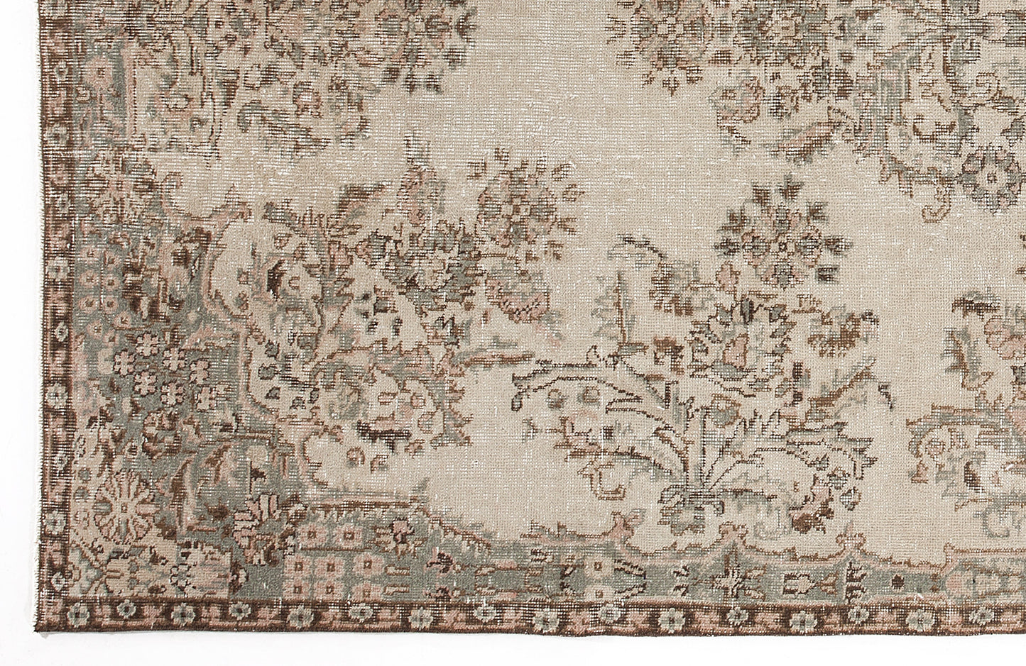Trien - Vintage Medallion Rug - 5'5 X 9'6