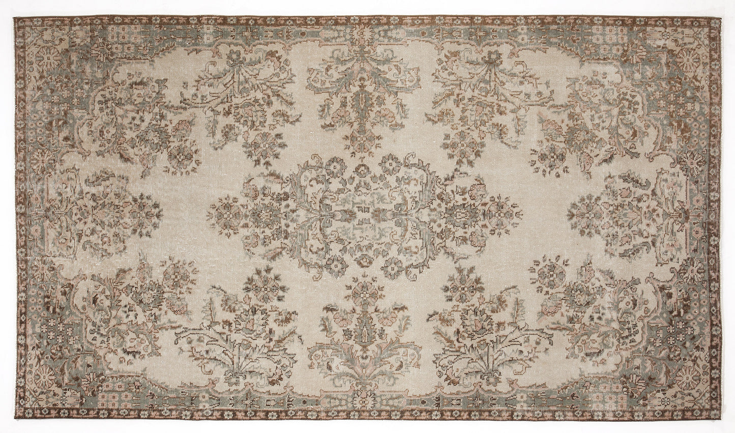 Trien - Vintage Medallion Rug - 5'5 X 9'6