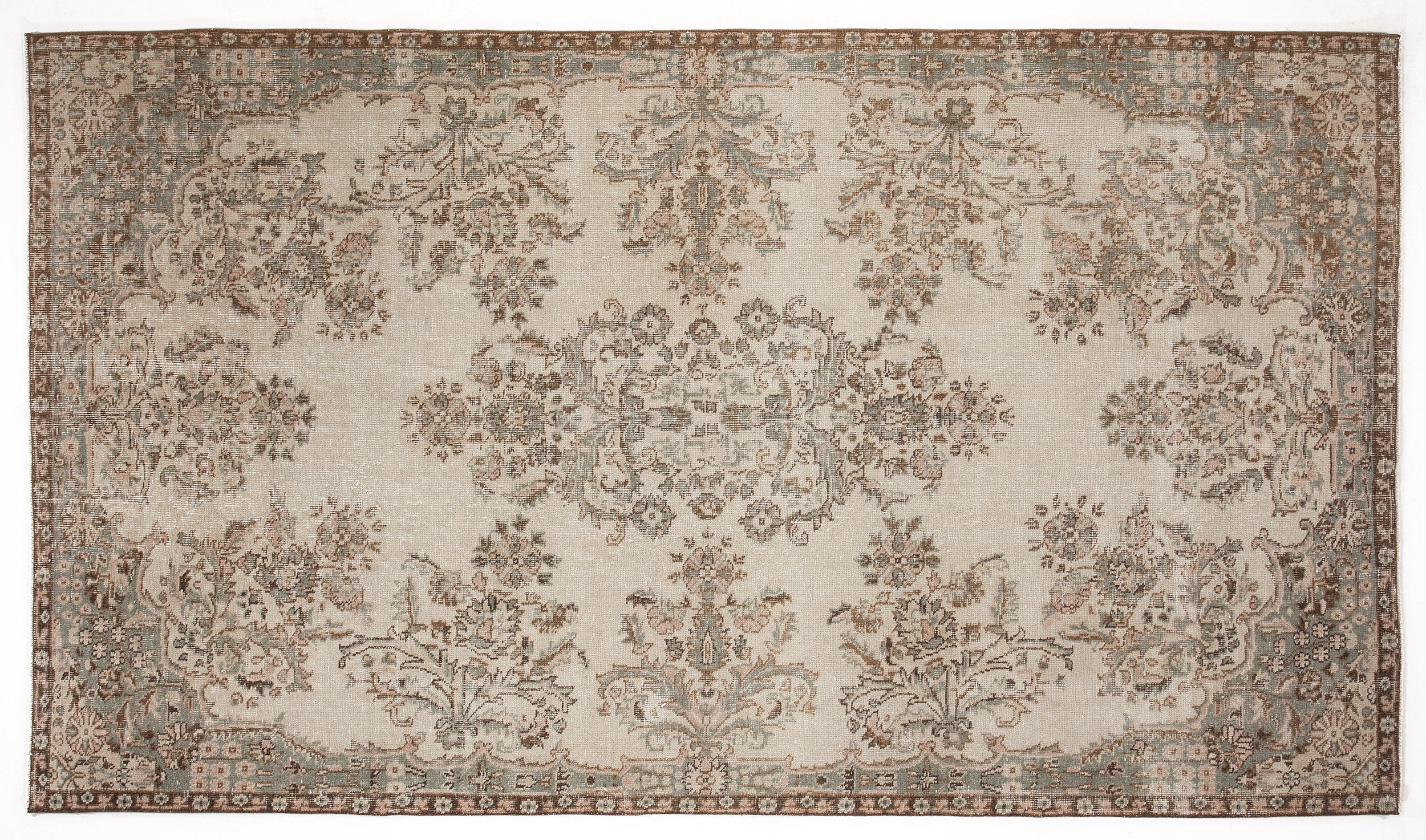 Trien - Vintage Medallion Rug - 5'5 X 9'6