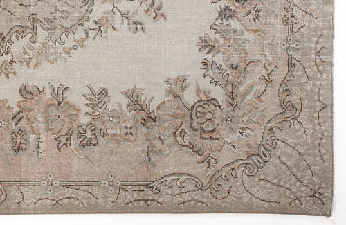 Load image 1 in gallery view. Beheil - Vintage Medallion Rug - 5'9 X 9'10
