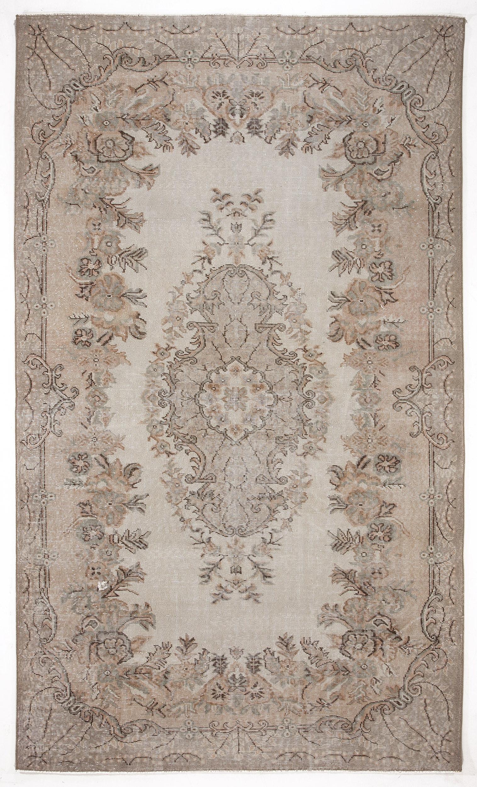 Beheil - Vintage Medallion Rug - 5'9 X 9'10