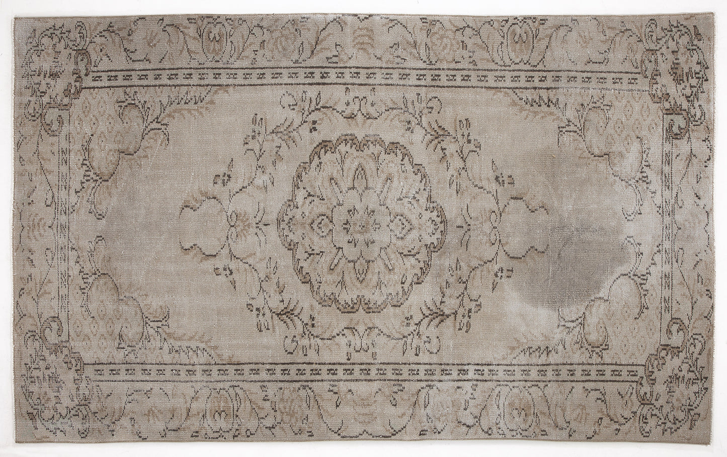 Fasana - Vintage Medallion Rug - 5'6 X 8'11