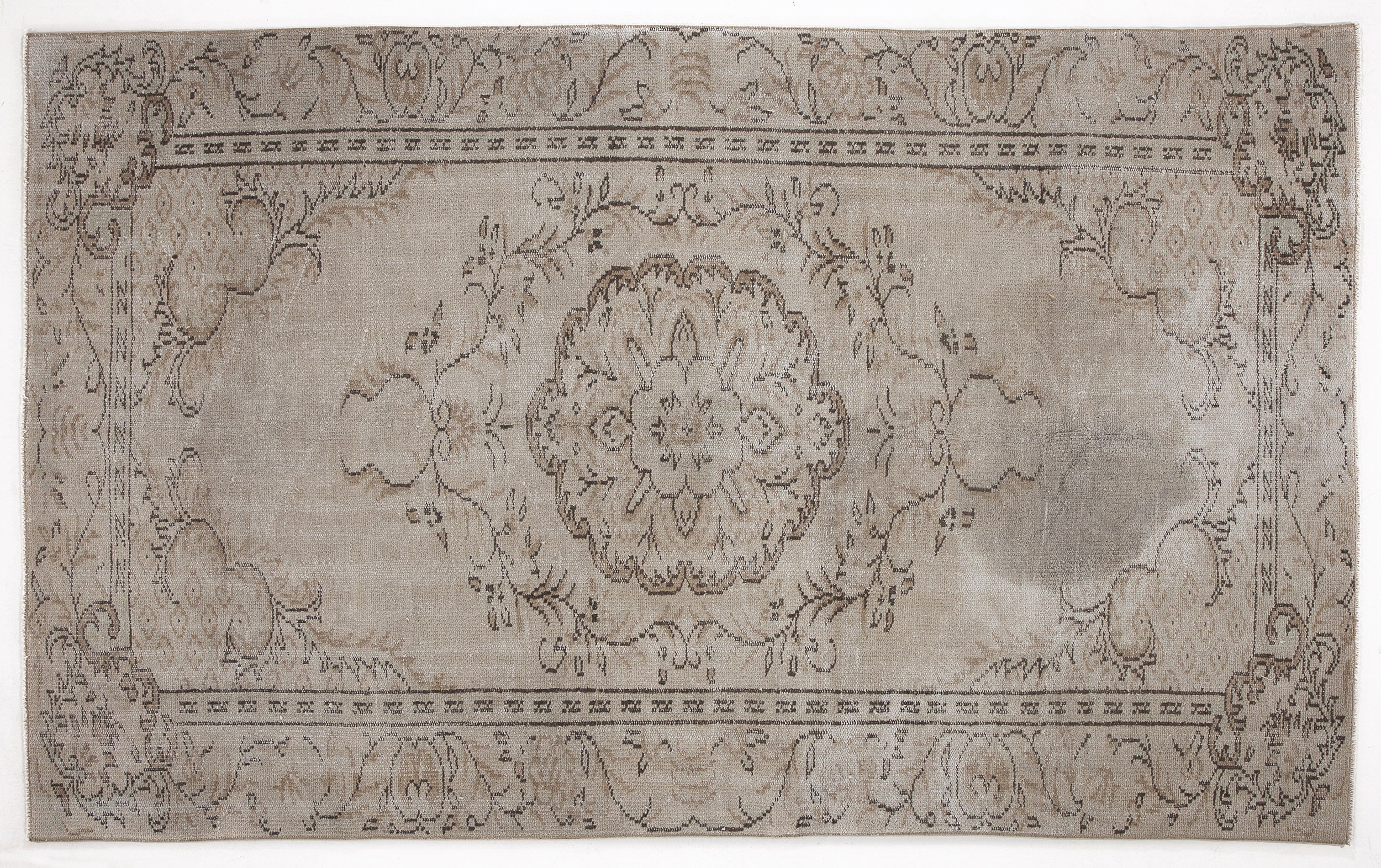 Fasana - Vintage Medallion Rug - 5'6 X 8'11