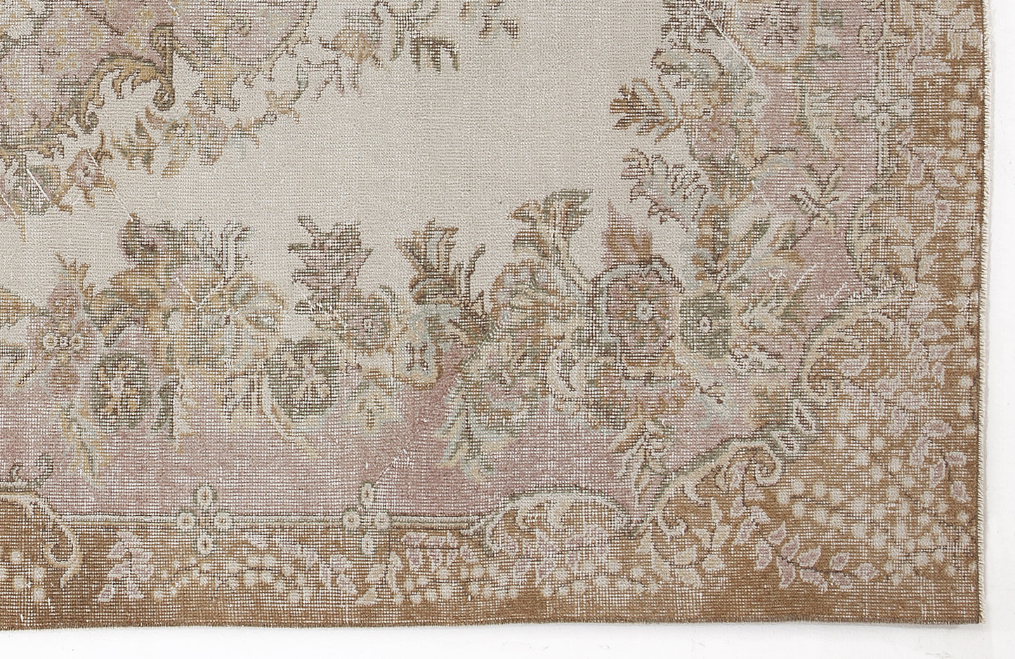 Paema - Vintage Medallion Rug - 5'10 X 9'7