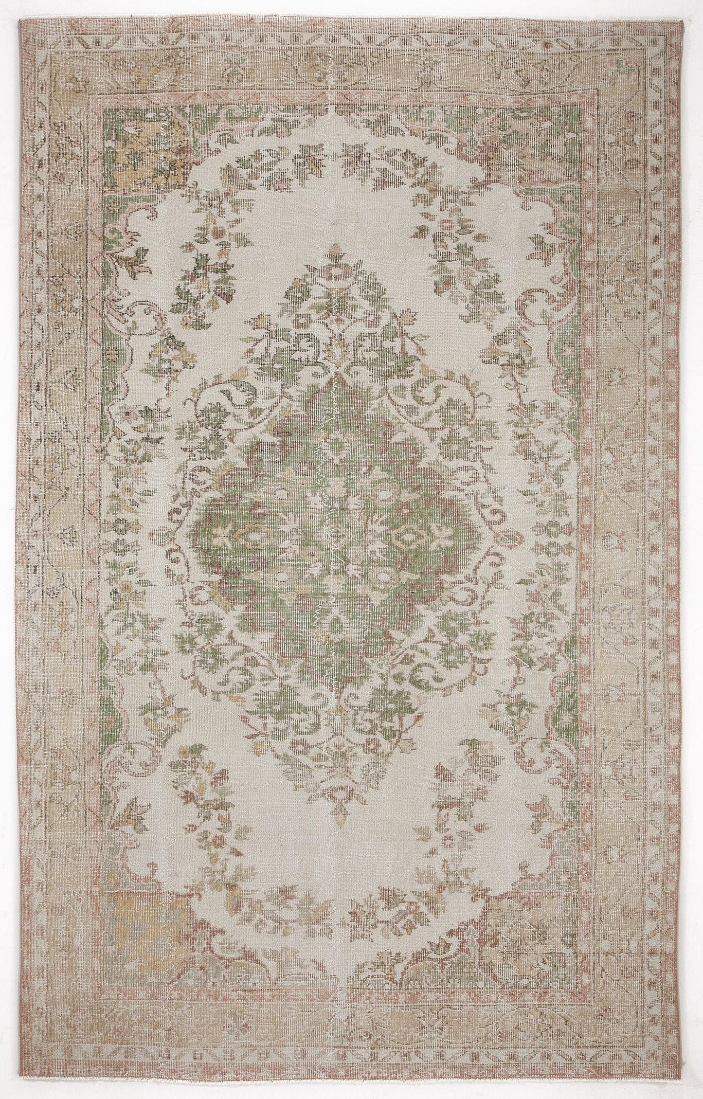 Bluta - Vintage Medallion Rug - 6'0 X 9'5