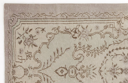 Load image 1 in gallery view. Turina - Vintage Medallion Rug - 4'10 X 8'8