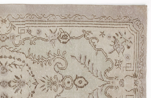 Load image 1 in gallery view. Turina - Vintage Medallion Rug - 4'10 X 8'8