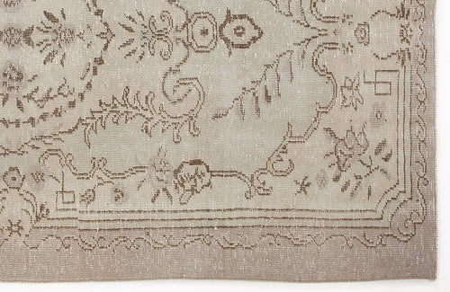 Load image 1 in gallery view. Turina - Vintage Medallion Rug - 4'10 X 8'8