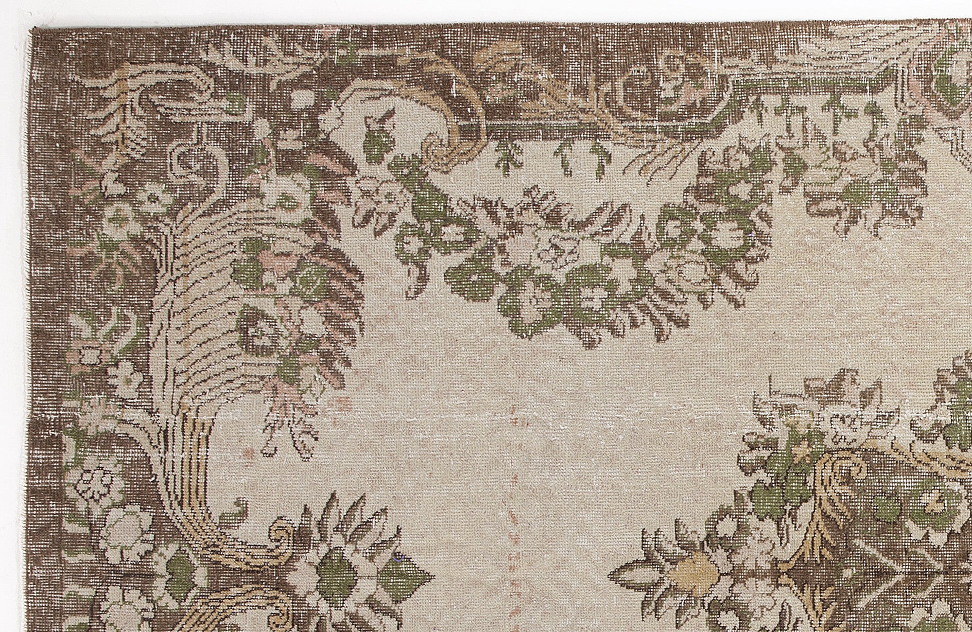 Crufeta - Vintage Medallion Rug - 5'7 X 10'2