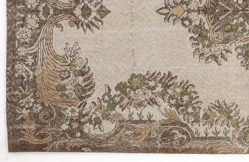Load image 1 in gallery view. Crufeta - Vintage Medallion Rug - 5'7 X 10'2