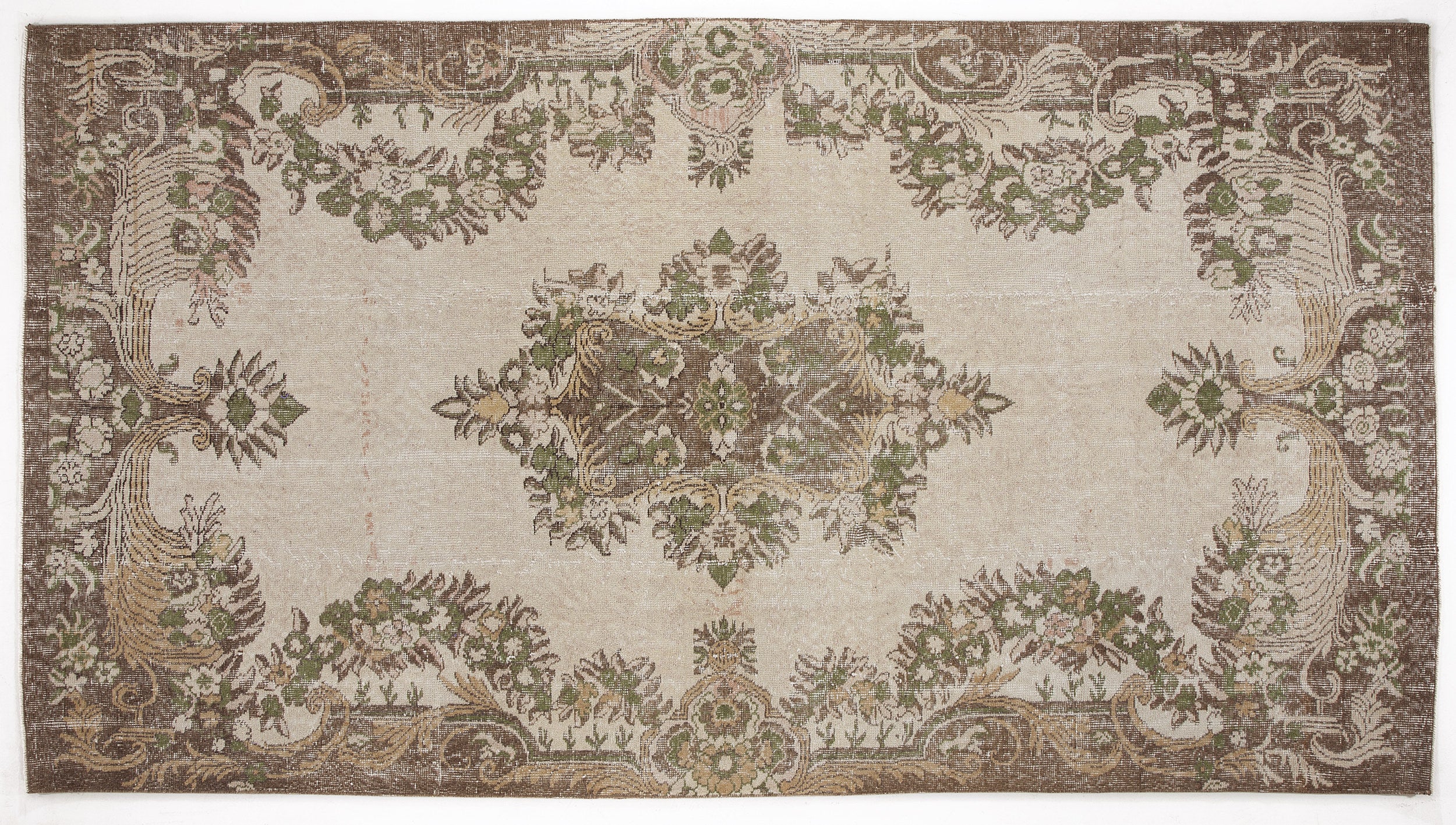 Crufeta - Vintage Medallion Rug - 5'7 X 10'2