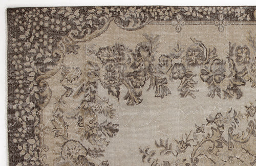 Load image 1 in gallery view. Neuma - Vintage Medallion Rug - 5'9 X 9'11