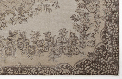 Load image 1 in gallery view. Neuma - Vintage Medallion Rug - 5'9 X 9'11