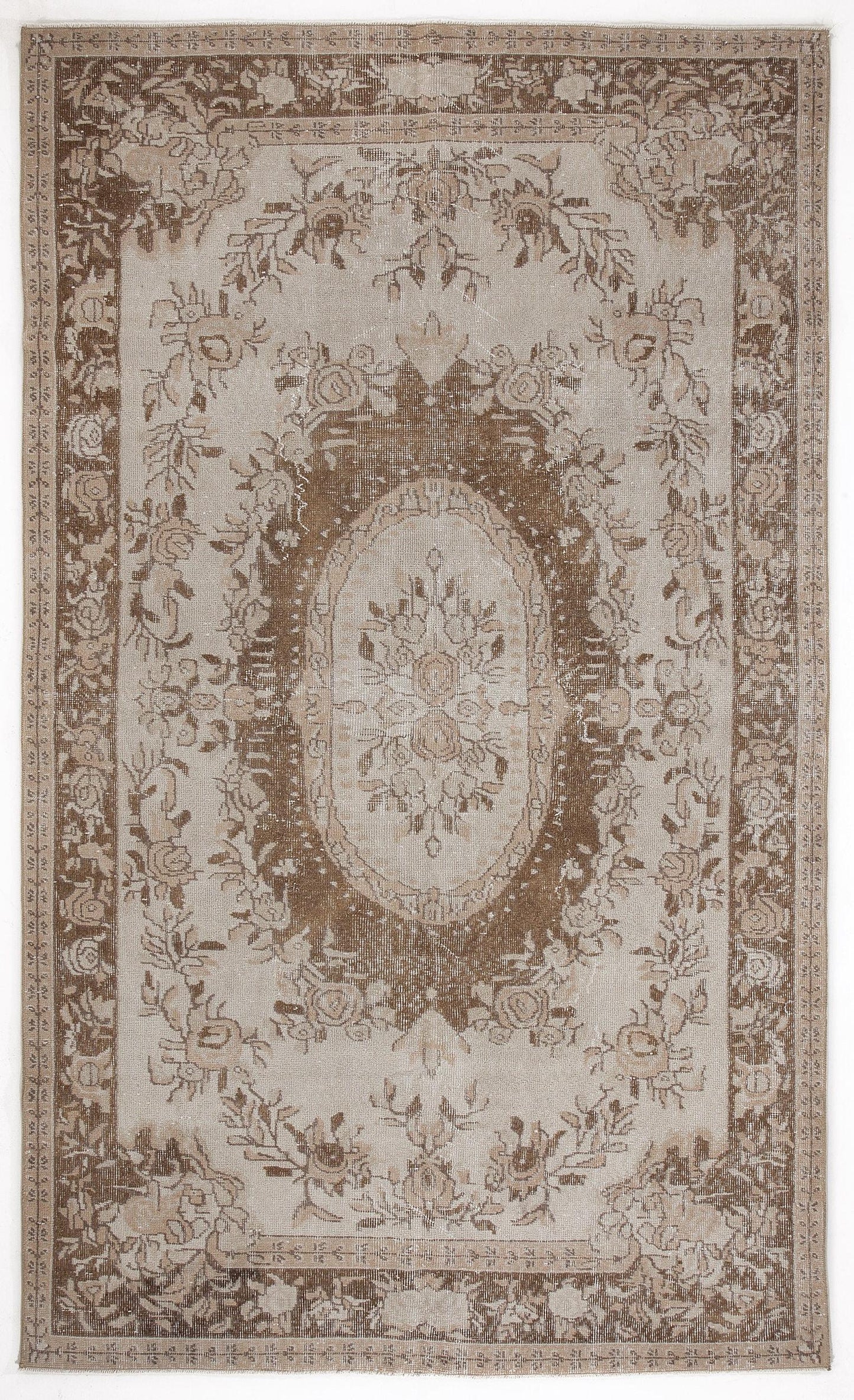 Copoar - Vintage Medallion Rug - 5'7 X 9'4