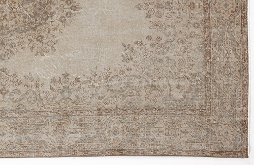 Load image 1 in gallery view. Pauta - Vintage Medallion Rug - 5'8 X 9'3